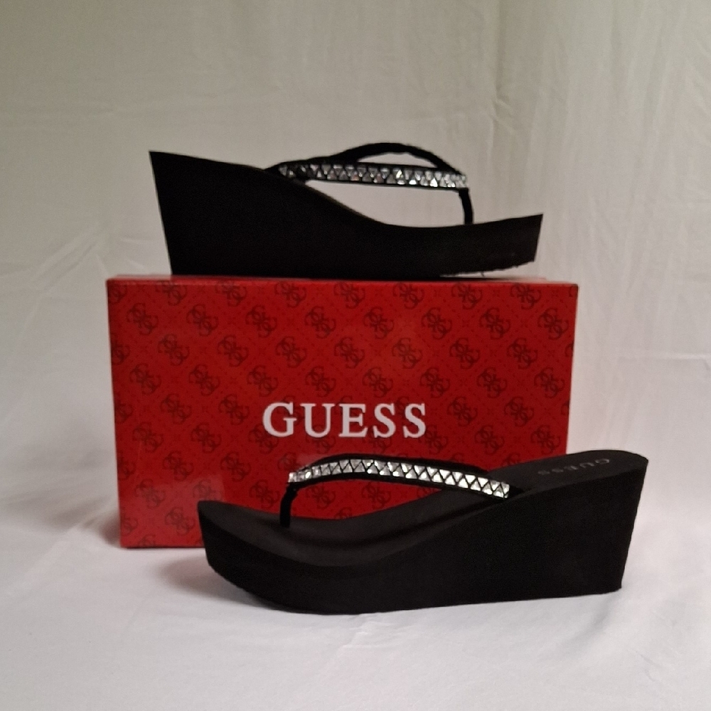 Guess Women's Thong Platform Sandals 9 Medium